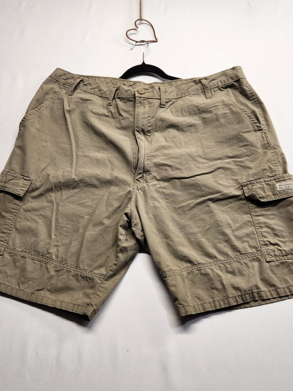 ⭐️Wrangler Outdoor Mens Cargo Shorts Khaki Tan 44 Gorpcore Utility Hiking